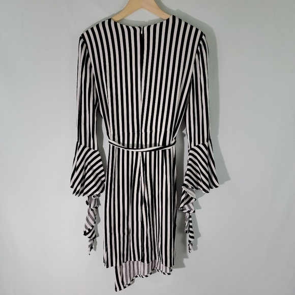 Bardot Women Black/White Striped Bell Sleeve Wrap Dress Sz 10Party Contemporary - Picture 3 of 12